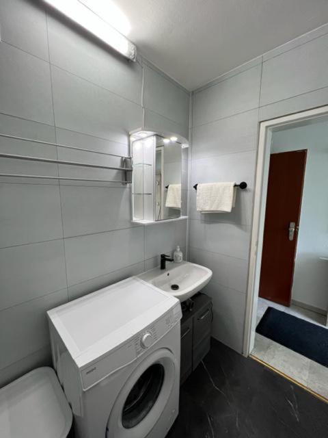 Ruhiges Und Klimatisiertes Apartment Stuttgart Ngoại thất bức ảnh